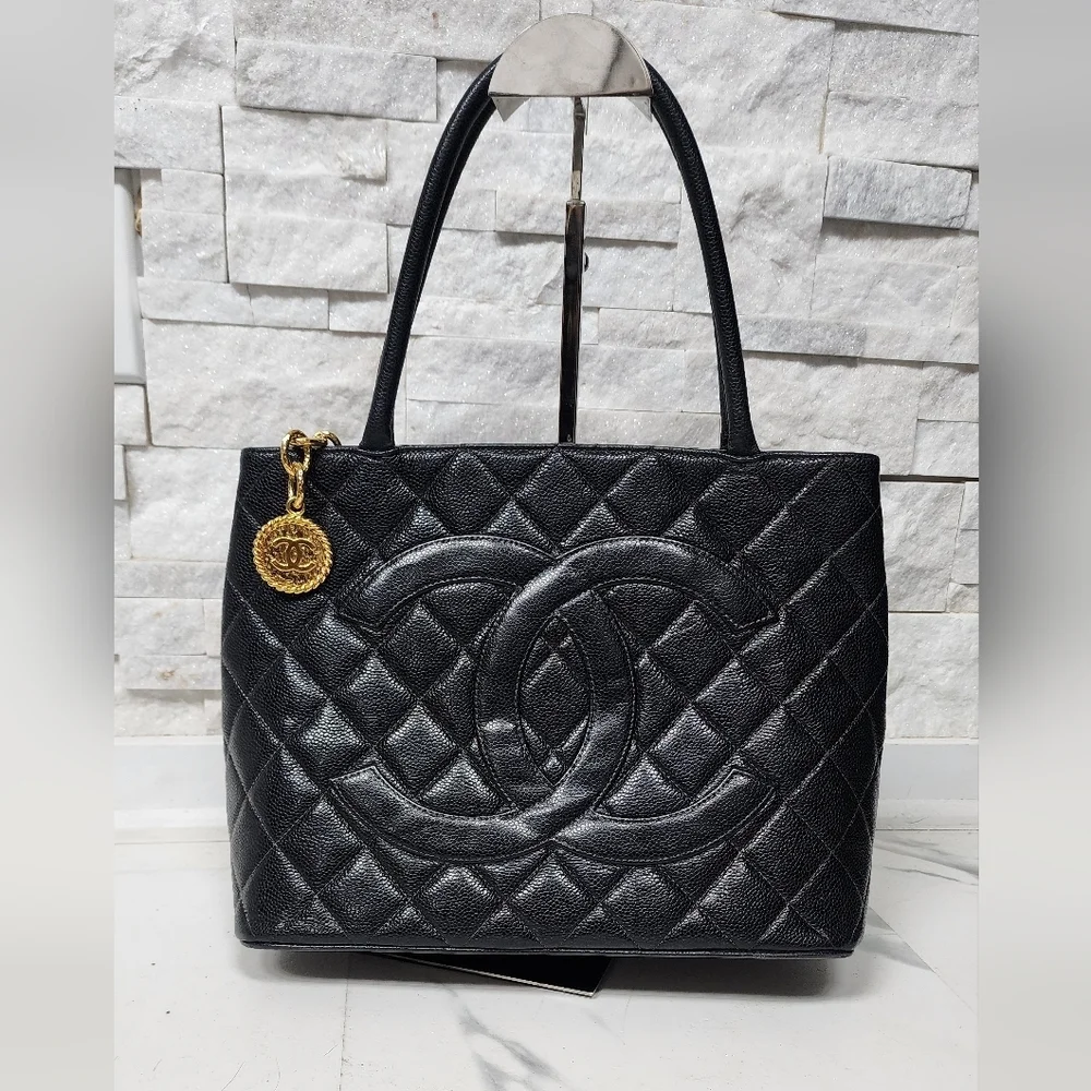CHANEL Caviar Maidallon Bag - Picture 2 of 15